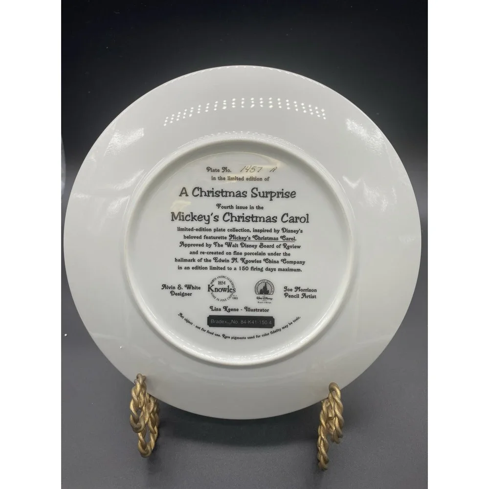 A Christmas Suprise Mickey's Christmas Carol‎ Plate